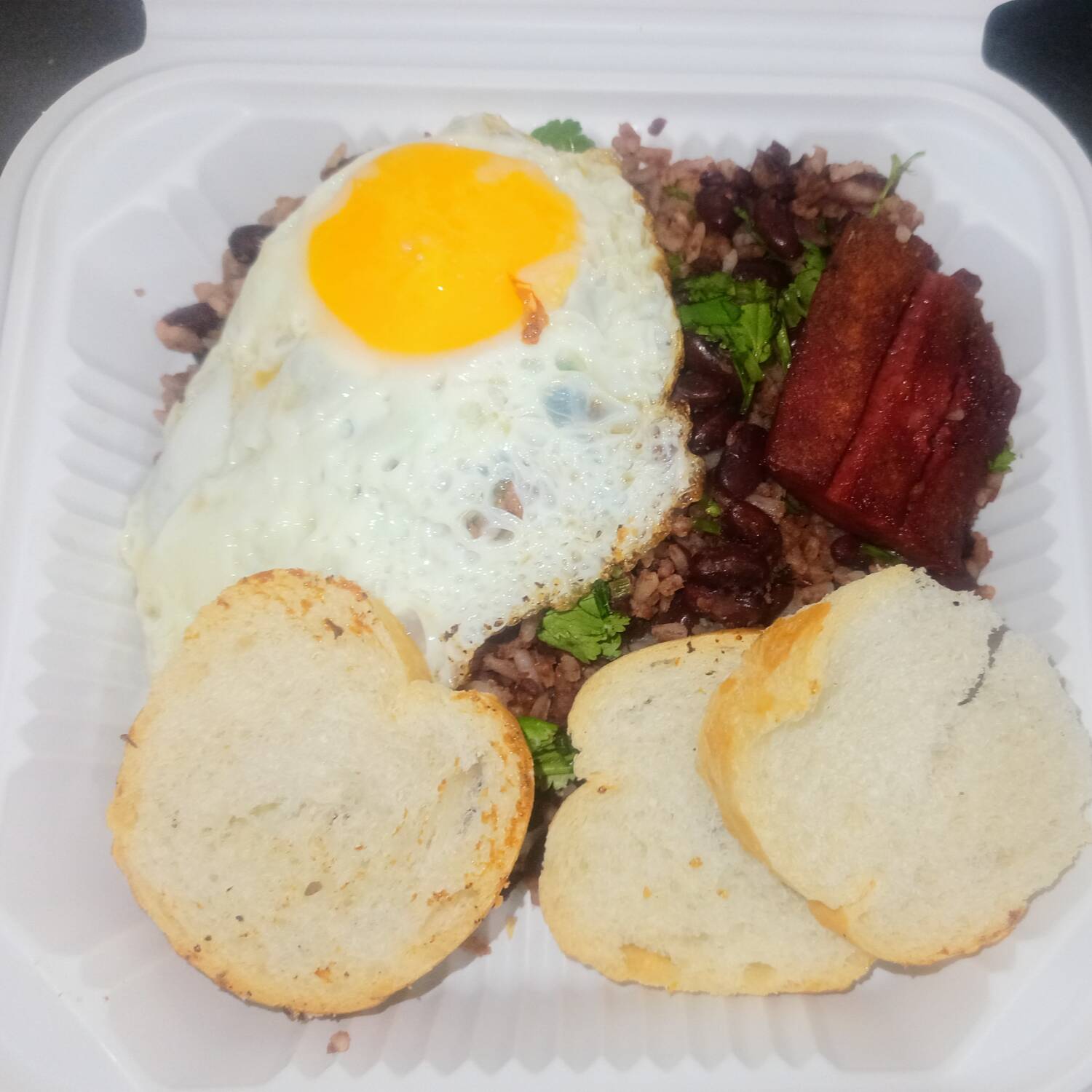 Pinto 1 Huevo Salchichón Maduro Natilla