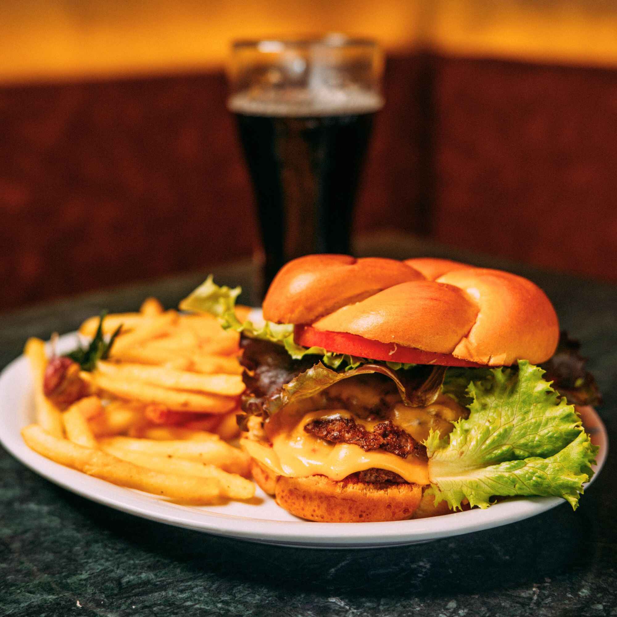 1 Burger ou Chicken + 1 French Fries Individual