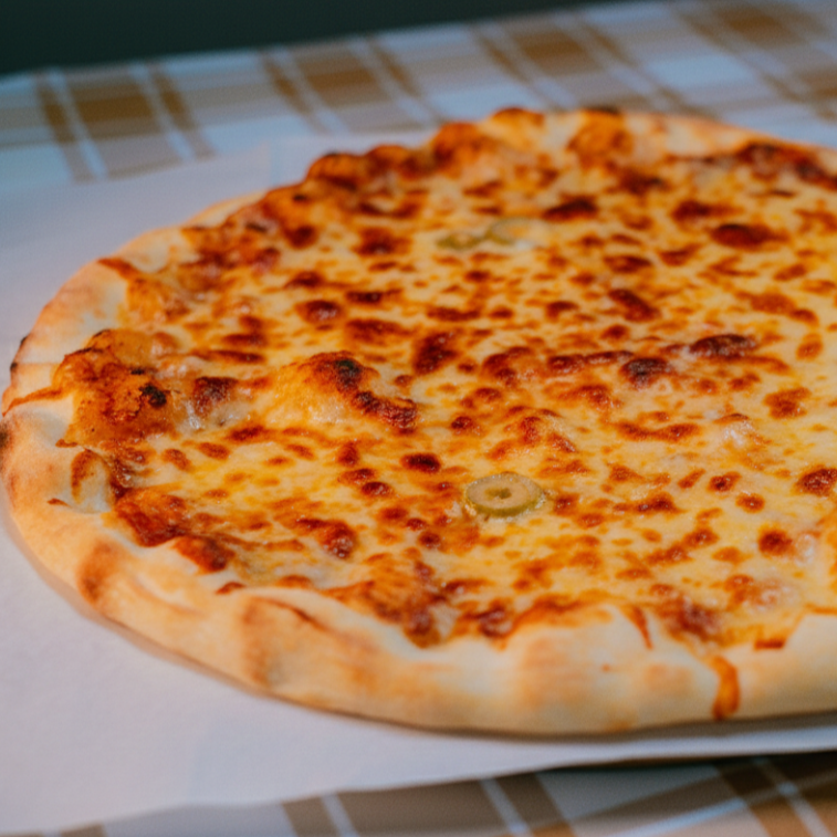 Massa, molho de tomate, queijo muçarela derretido e orégano. O sabor autêntico que todo mundo ama.
