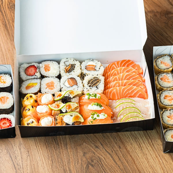 05 sashimi salmão, 05 sashimi tilápia, 06 gunkan salmão especial, 14 sushis variados, 10 hot filadelfia, 03 niguiri salmão, 03 niguiri skin.