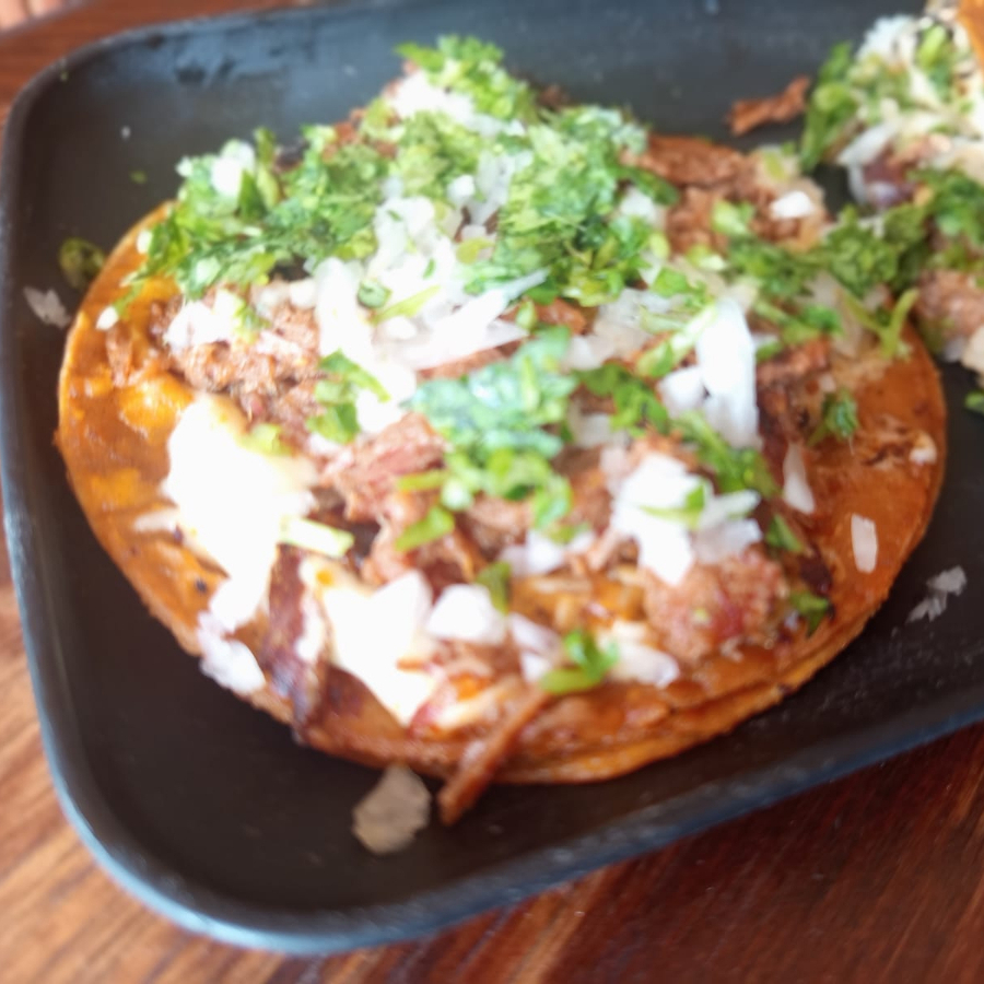Taco De Birria Con Queso