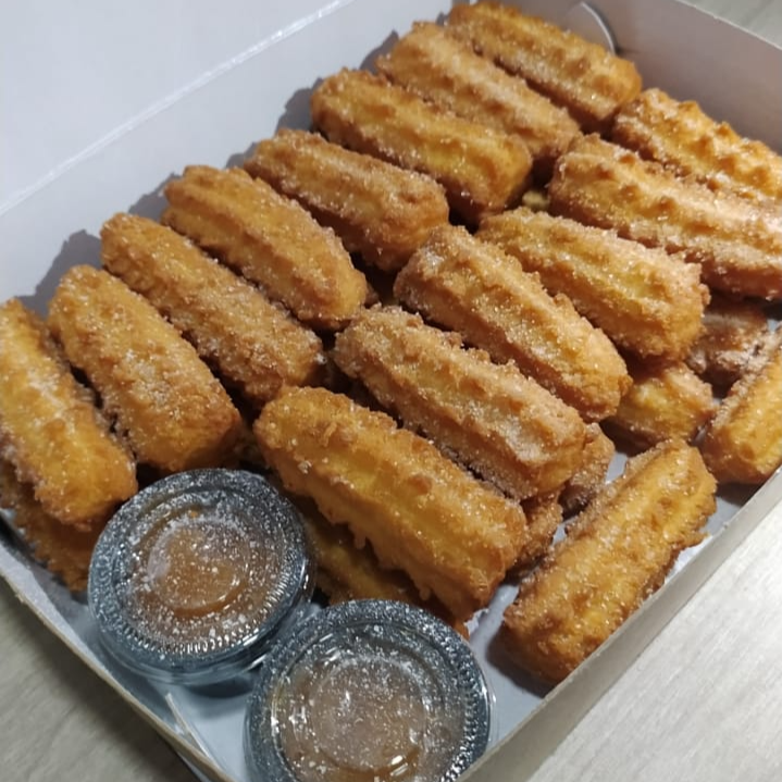 40 Minichurros + 5 Salsas (1Oz)