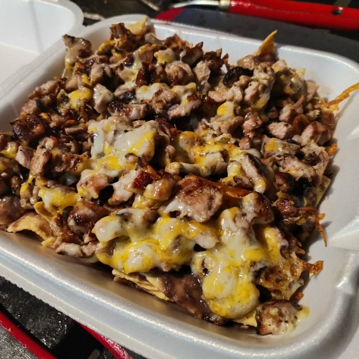 Nachos de Carne Asada al carbón y 4 quesos