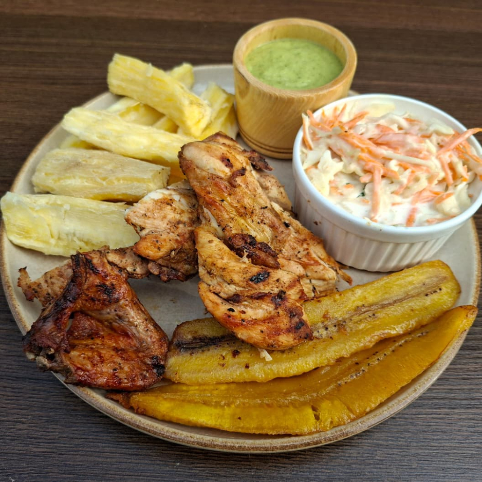 PROMO PARRILLERO MAS YUCA