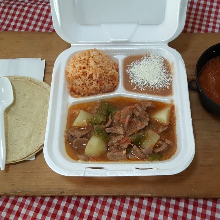 Bistec ranchero Bebida promo Gratis Quesadilla