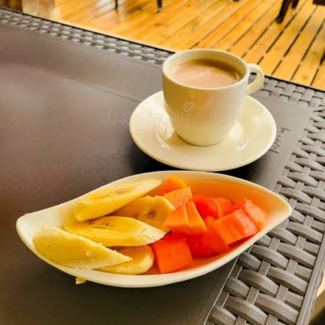 Combo Desayuno (Platillo, Fruta y Café o Te)