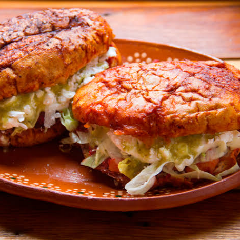 Pambazo de Tinga de Pollo 1ud