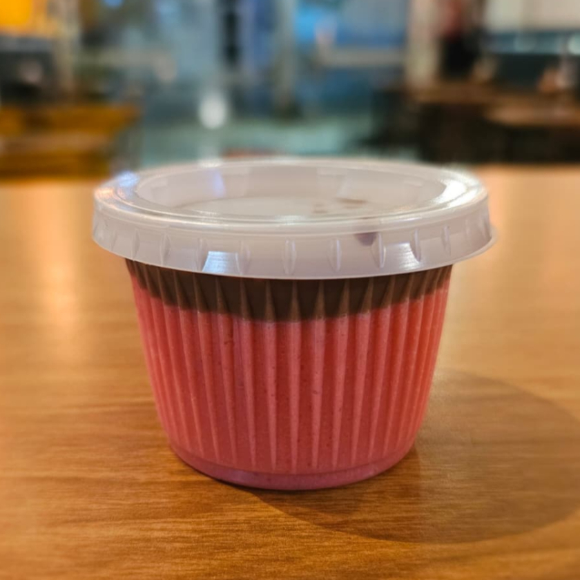 Mousse De Morango Com Chocolate.