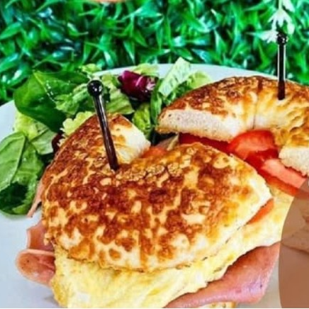 Bagel con Pollo