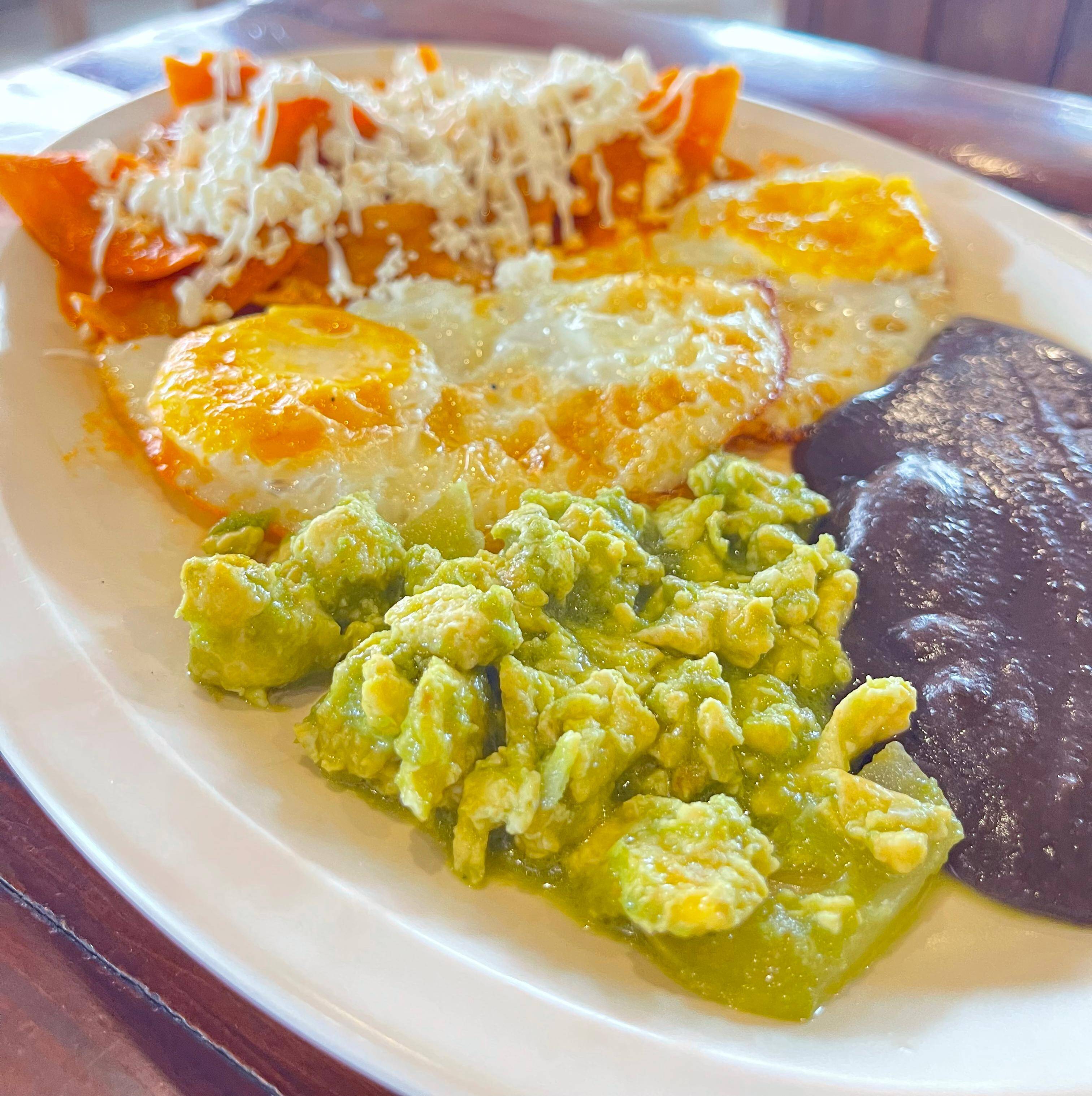 Orden de Chilaquiles A Tu Gusto!!