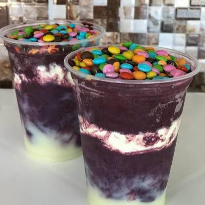 Promoção 2 por 1 (Dois copos de 300ml)
Acompanha: Granola, leite em pó, leite condensado e Confetes.