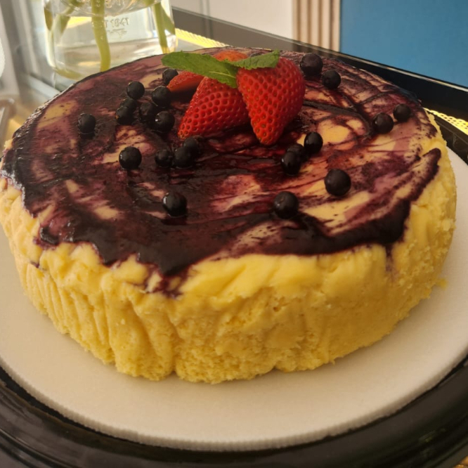 Torta de Queso con Salsa de Mora