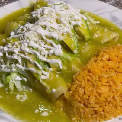 Enchiladas verdes de pollo con espagueti