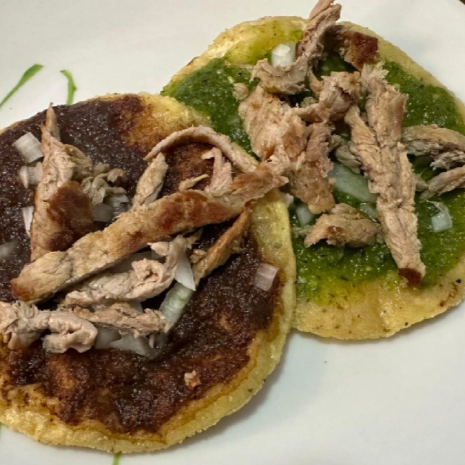 Chalupas con Bistec de Puerco 6 pzas