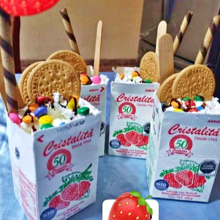 FRESAS CONGELADAS CON CHANTILLY
