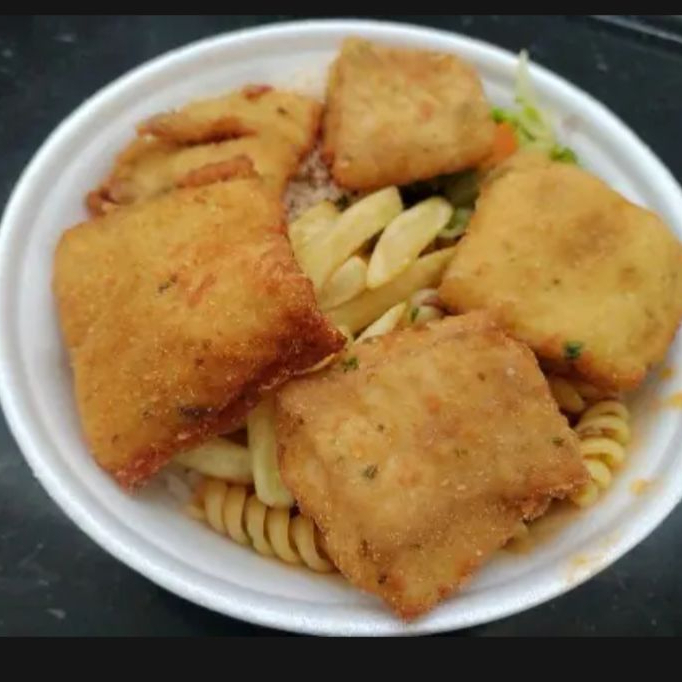 arroz, feijão, macarrão, legumes, farofa, batata frita, Filé de peixe e companha salada