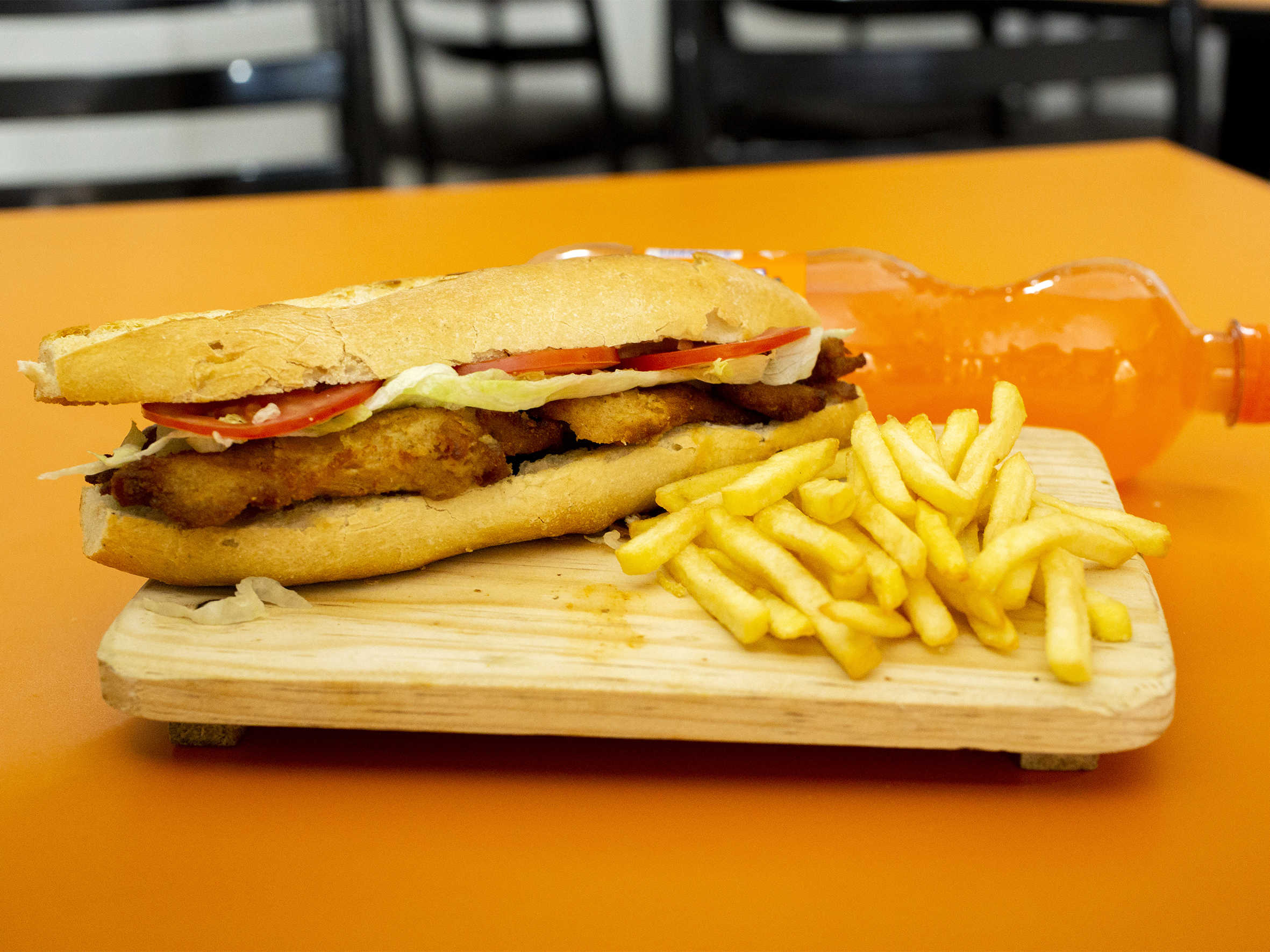Lonche de Pierna o Pollo con Papas
