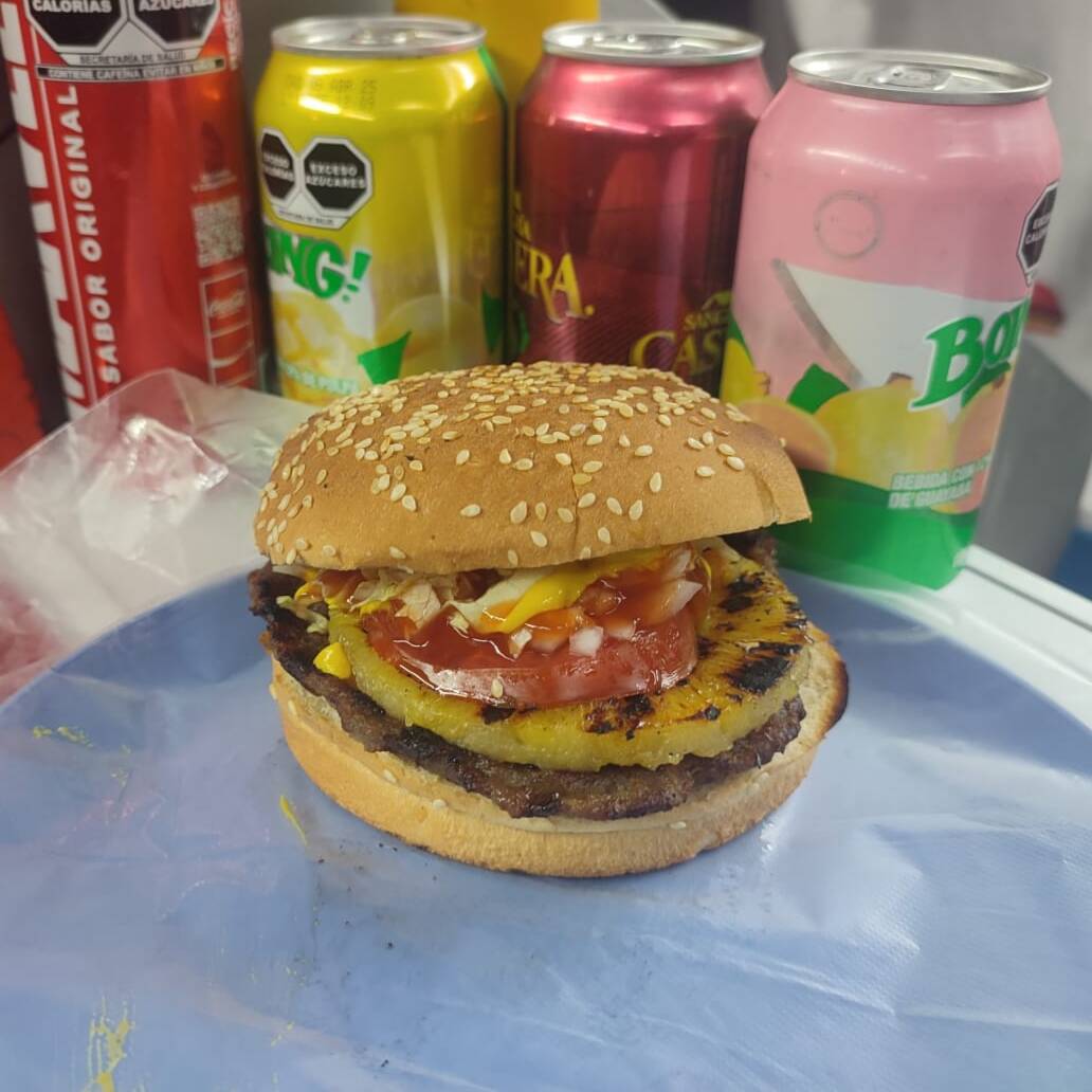 Hamburguesa Sencilla con Piña
