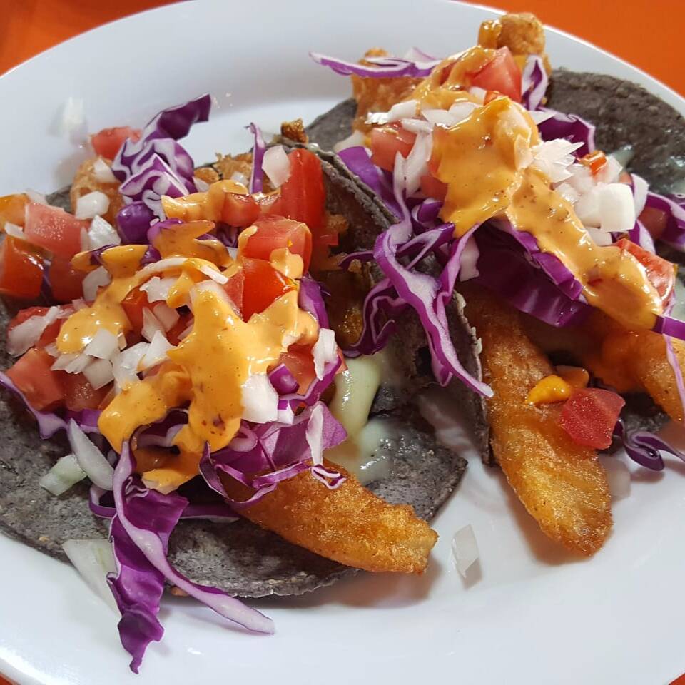 TACO DE PESCADO EMPANIZADO