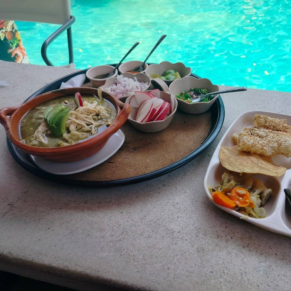 Pozole (Jueves y Sabado)