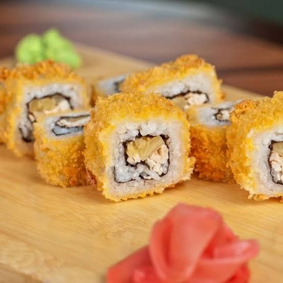 Sushi Empanizado con Cangrejo