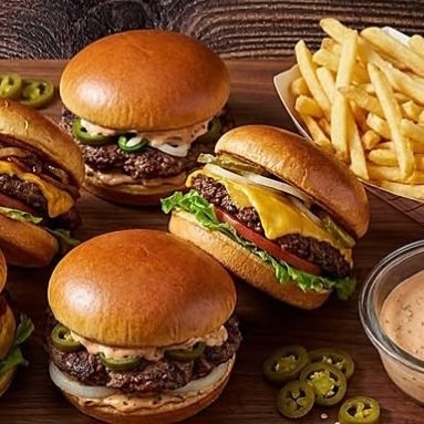 4 HAMBUGUESAS PAPAS Y BEBIDAS CHULO FINO COMBO FAM
