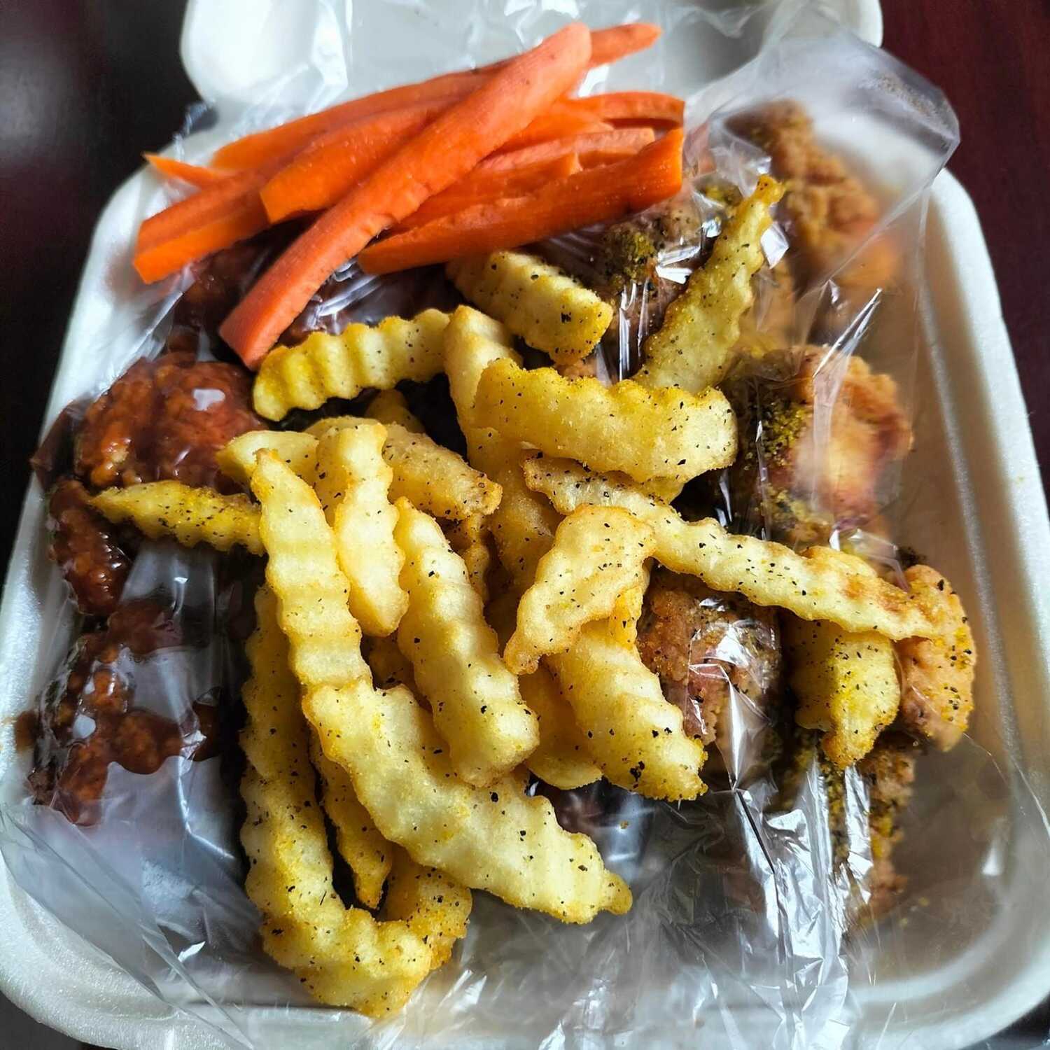 Boneless 1 Kg con Papas Fritas 100 G
