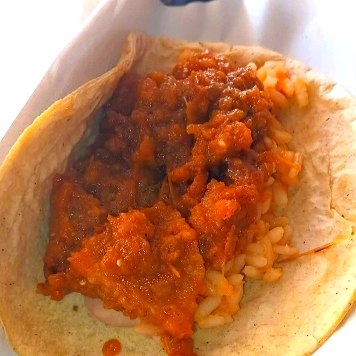 Chicharrón en Salsa Roja