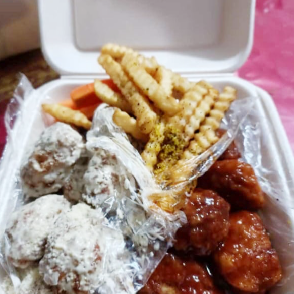 Boneless 500 G con Papas Fritas 100 G