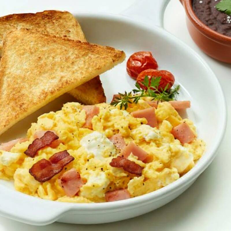 Huevos Revueltos con Tocino