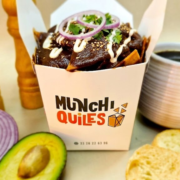 Box_Munchiquiles Mole con Polllo