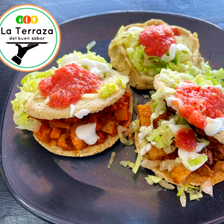 Gordita con Guisado
