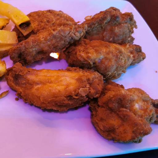 Alitas Doradas 6 uds + Inca Kola 500 Ml
