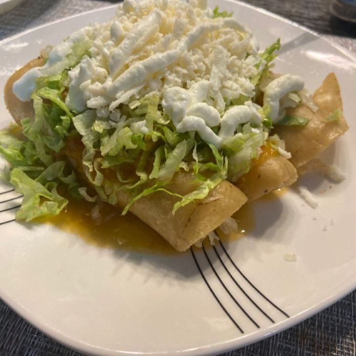 Tacos Dorados de Pollo
