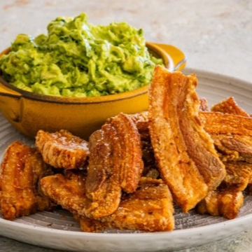 Chicharron de Cerdo Crocante con Guacamole