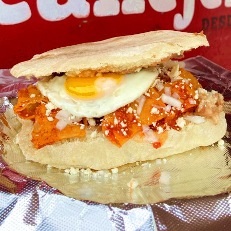 Combo Torta de Chilaquiles + Agua Fresca
