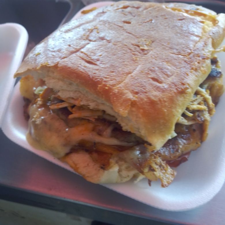 Mega Torta con Pierna