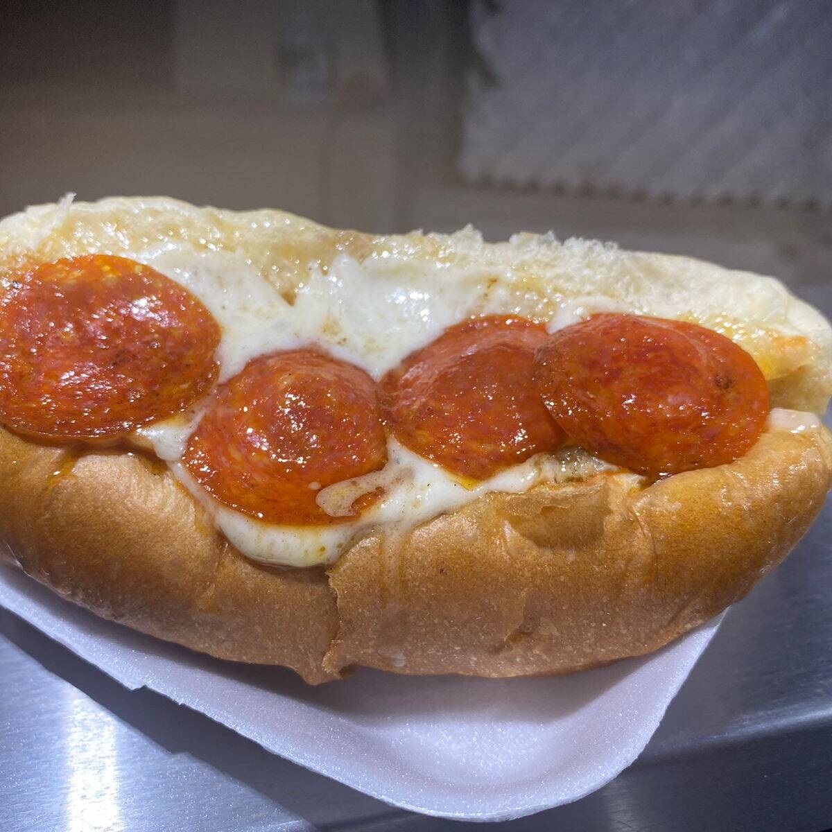 Hot Dog pizza pepperoni