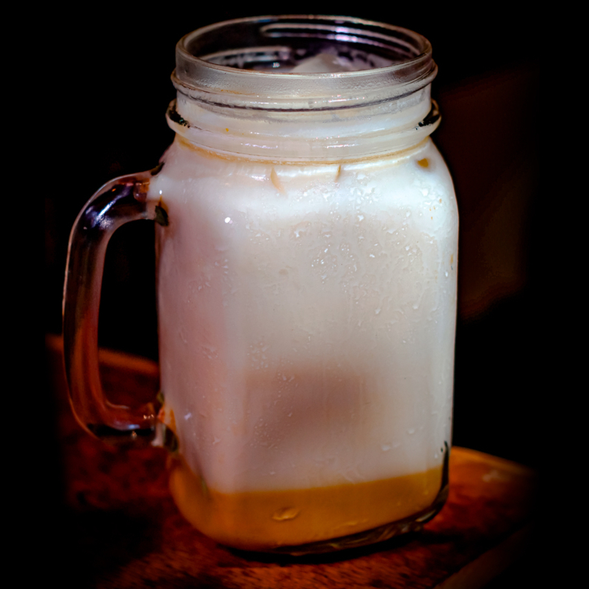 Latte Cacahuate Frío 16oz (473ml)