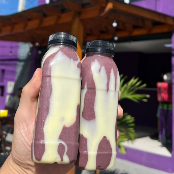 2 garrafas de Açaí Melhorado tradicional com leite condensado e leite em pó