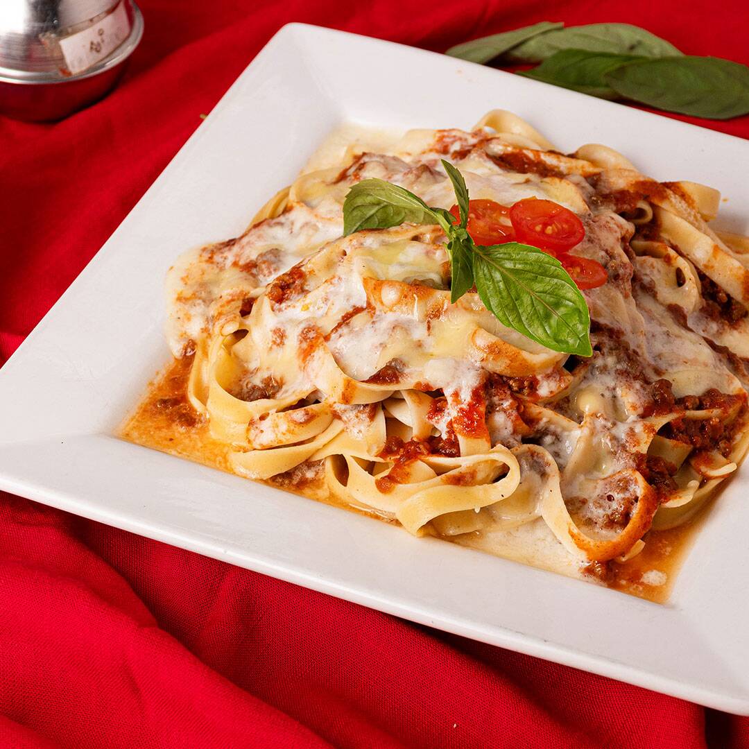 Fetuccini a la Bolognesa