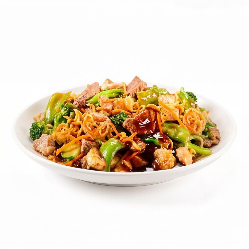 Yakissoba completo com carne, frango e camarão acompanha legumes: cebola, repolho branco, repolho roxo, cenoura.