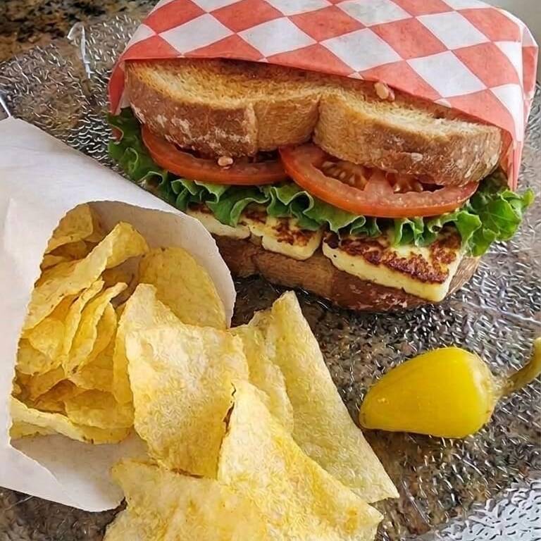Sándwich De Panela Con Papitas
