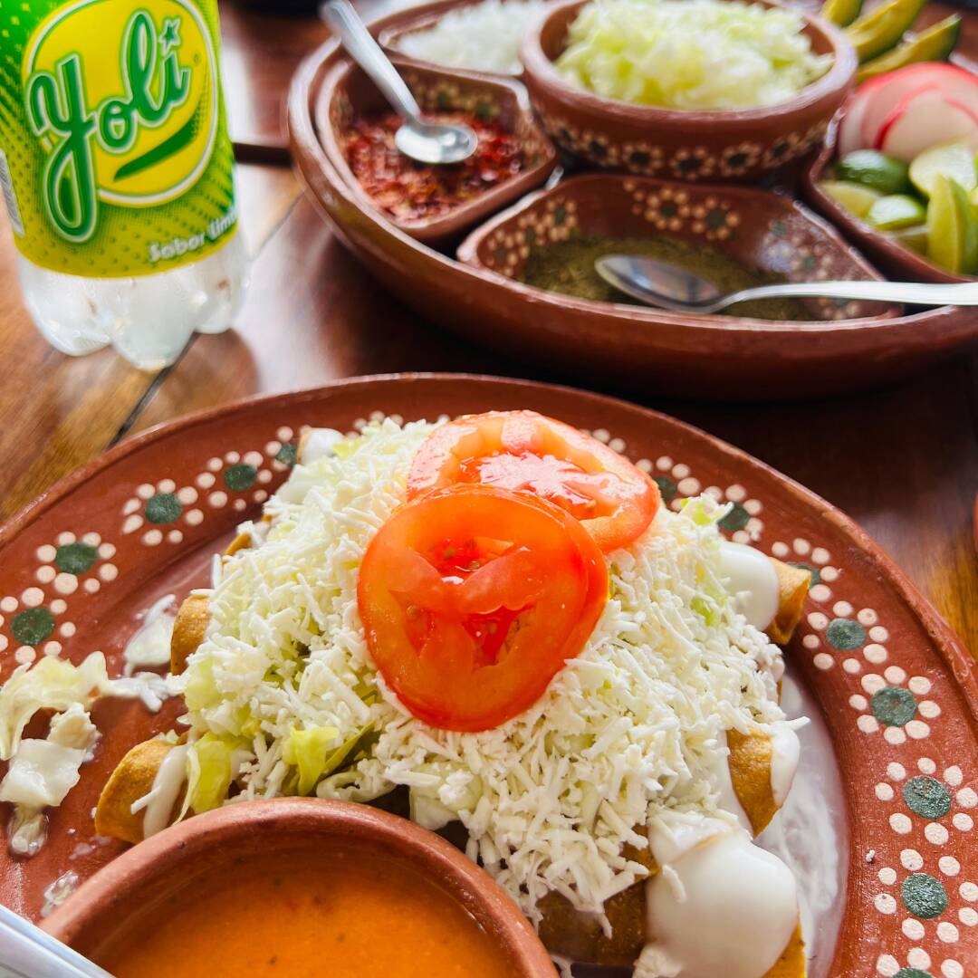 Tacos Dorados de Pollo
