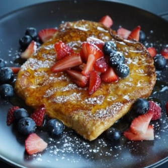 French Toast de Frutos Rojos