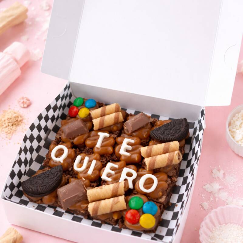 Caja por 16 Mini Brownies "TE QUIERO"