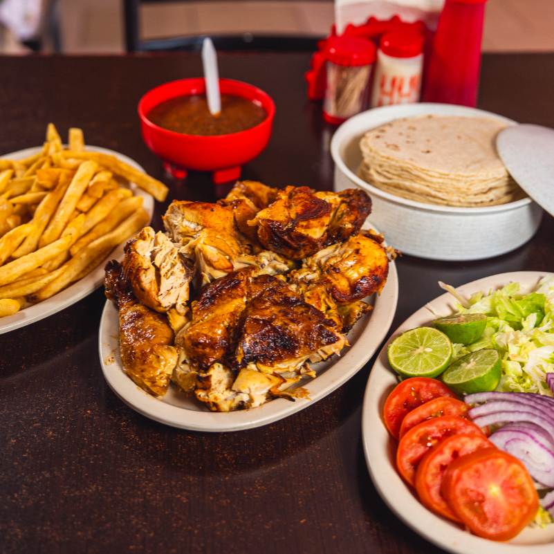 1 Pollo Entero + 1 Litro de Sopa Fria