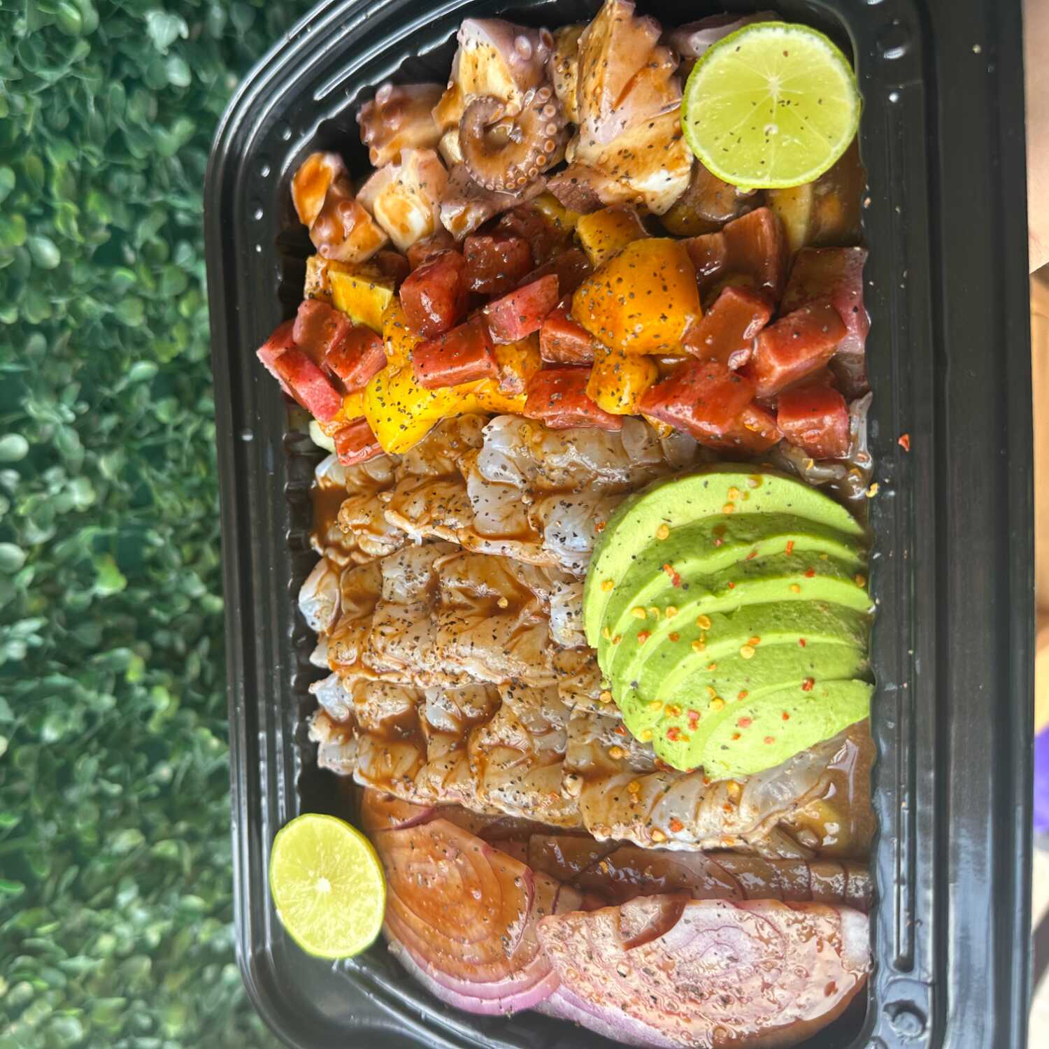 Charola Personal - Trío: Camarón, Atún y Pulpo