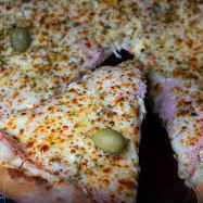 Pizza de Presunto Coberta com Mussarela