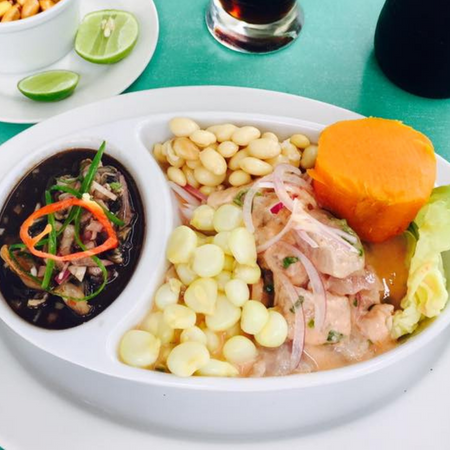 Ceviche de Pescado con Conchas Negras